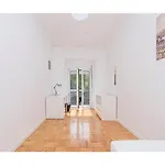 HOUZE Large 4 bedroom apartment near Lisbon Zoo Lissabon